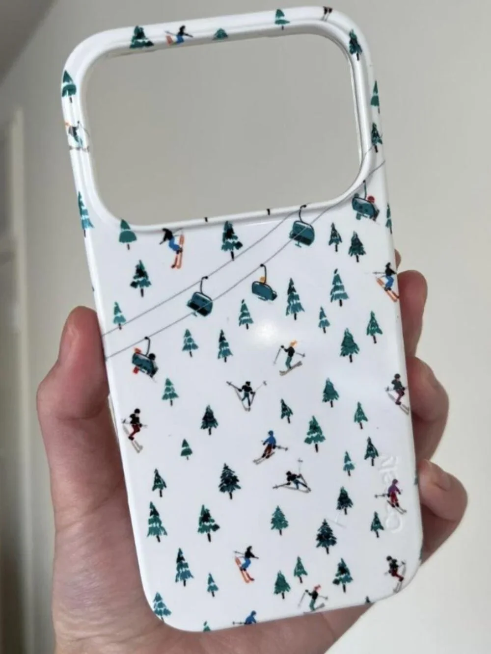 Casely iPhone 17 Pro Ski Forest Christmas Case